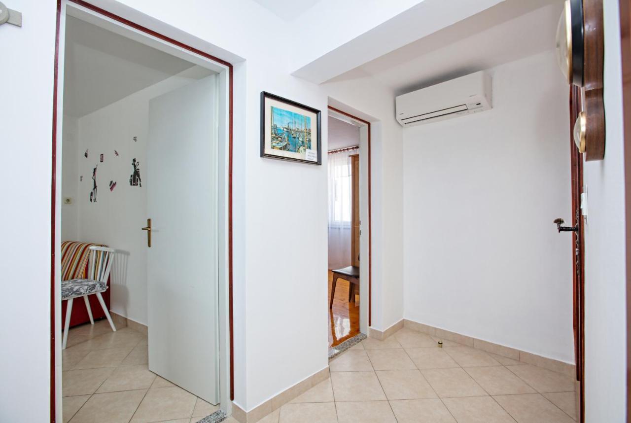 Family Friendly Seaside Apartments Brodarica, Sibenik - 4833 Brodarica  Exterior photo